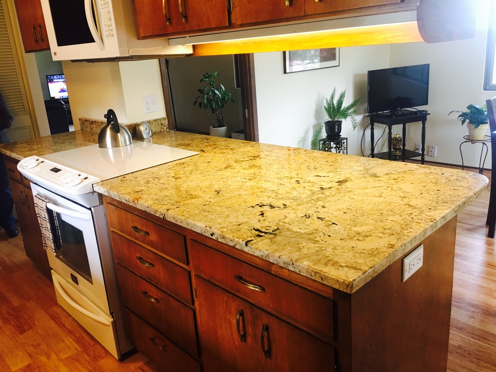 Image Galley Kitchen in Golden Beach Granite